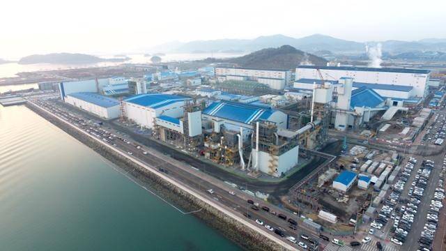 전남 광양시 율촌산단에 있는 포스코 필바라리튬솔루션 수산화리튬 생산공장 전경. 포스코필바라리튬솔루션 누리집 갈무리