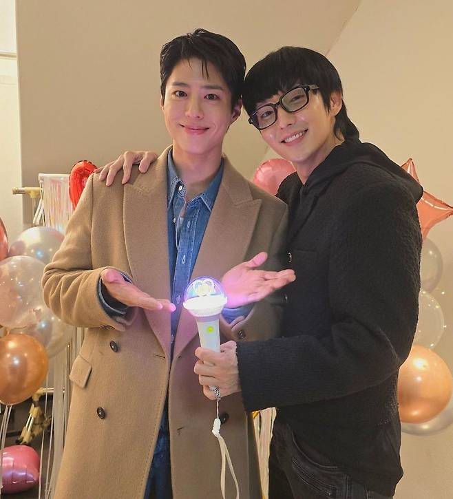 왼쪽부터 박보검 이준기 (사진=이준기 소셜미디어)