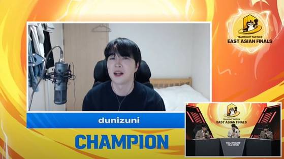 TFT 동아시아 우승 인터뷰 중인 두니주니. 〈사진=TFT 공식 유튜브〉