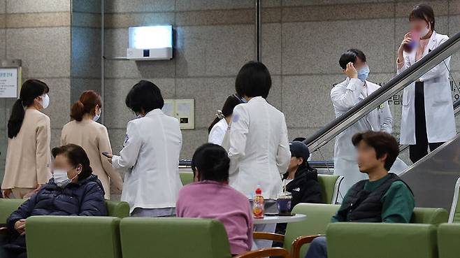 지난 11일 공보의가 투입된 인천의 한 대학병원