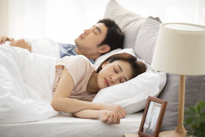 남성보다 여성이 더 많은 수면 시간을 필요로 하는 것으로 나타났다. [사진=게티이미지뱅크]