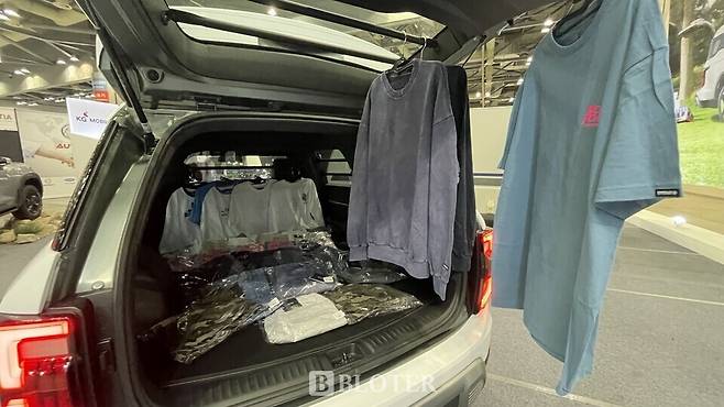 KG모빌리티 토레스 가솔린 밴 적재공간 활용 모습 (사진=조재환 기자)