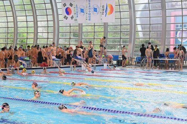 2024시즌 수영 전국대회 개막을 알린 김천 전국수영대회 경기 모습. 연합뉴스