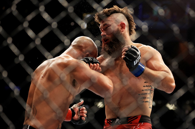 오는 17일 UFC 파이트나이트 239 대회에서 제럴드 머샤트와 대결하는 브라이언 바버레나. 연합=AFP