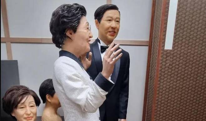 A doll of former President Kim Dae-jung and his wife on display at the Kim Dae-jung Nobel Peace Prize Memorial in Mokpo, South Korea. Contributed by a reader