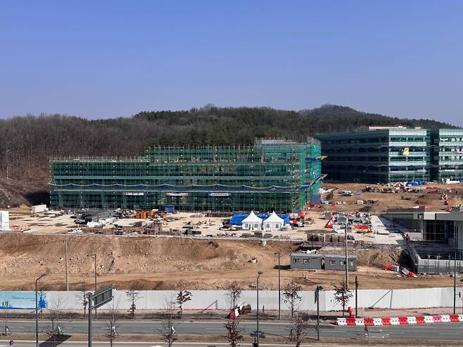 세종시 행복도시 4-2 생활권 공동캠퍼스 건설공사 18공구 현장 공사가 중단된 모습. /사진=조성준 기자