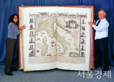 세계에서 가장 큰 책 중의 하나인 ‘클렝키 아틀라스’(1660)