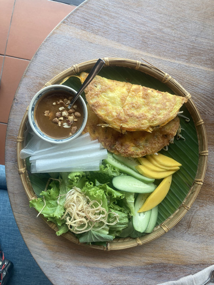 하얏트 ‘풀하우스’에서 맛본 베트남 요리 ‘반제오’. 유주현 기자