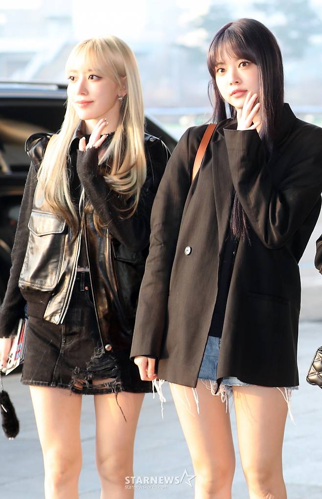 르세라핌 사쿠라-홍은채 '금발과 흑발의 조화'[★포토]