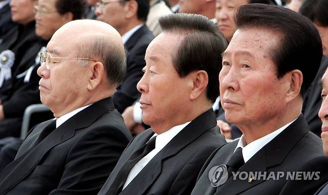 2006년 10월 최규하 전 대통령 영결식에서 전두환, 김영삼, 김대중 [연합뉴스 자료사진]
