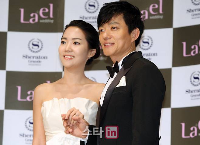 이윤진(왼쪽)과 이범수(사진=이데일리DB)