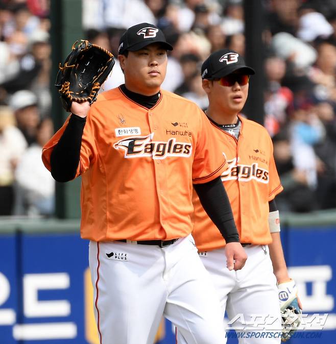 17일 부산 사직야구장에서 열린 KBO리그 롯데와 한화의 시범경기. 한화 류현진이 숨을 고르고 있다. 부산=박재만 기자 pjm@sportschosun.com/2024.03.17/