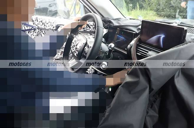 사진 : 현대차 캐스퍼 EV 테스트카 실내 (출처=motor.es)