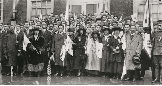 1919년 4월 서재필과 이승만 등 필라델피아 한인대회 참석자들이 기념촬영을 했다. /조선일보DB