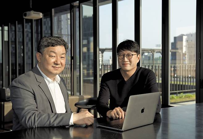 전누리 서울대 교수 겸 CTO (왼쪽)와 백규석 CEO.
