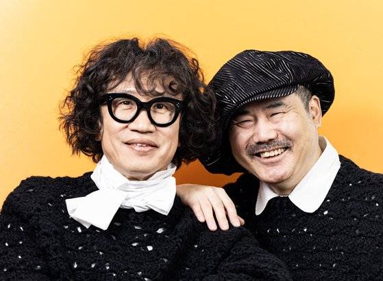 데뷔 30주년을 맞은 남성 듀오 더클래식(왼쪽부터 김광진, 박용준)이 15일 오후 서울 마포구 상암동 중앙일보에서 인터뷰를 가졌다. 김경록 기자