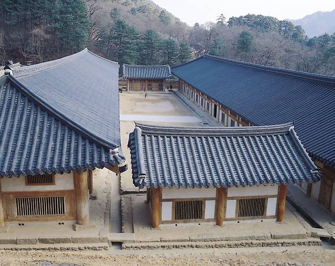 팔만대장경을 보관하고 있는 해인사 장경판전(국보, 세계문화유산) 전경. 문화재청 제공