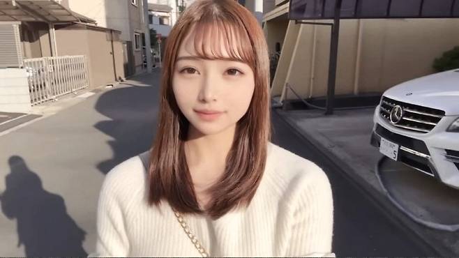 생성형 인공지능(AI) 의심을 받는 한 여성 유튜버. [X(옛 트위터)]