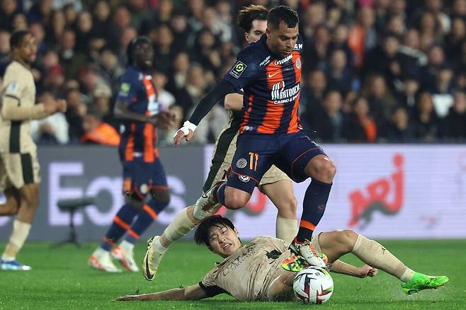 ▲ 이강인은 18일(한국시간) 프랑스 몽펠리에 스타드 드 라 모송에서 열린 2023-24 프랑스 리그앙 26라운드 몽펠리에와 경기에 선발 출전해 70분 동안 그라운드를 누볐다. 3-2로 앞선 후반 53분 득점으로 6-2 승리에 힘을 더했다. ⓒ연합뉴스/AFP