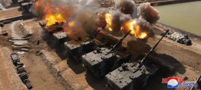 북한의 주체107년식 자주포. 조선중앙통신