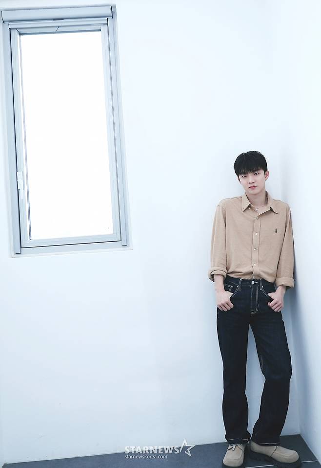 '큐티 보이' 더보이즈 큐, 더비 심쿵[★화보]