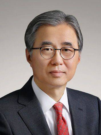 최강 아산정책연구원 원장