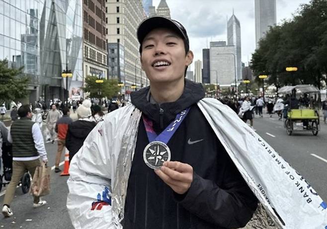 류준열이 시카고 마라톤 완주한 장면/사진=본인 인스타그램