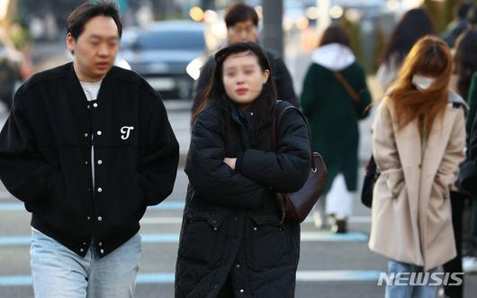 21일 아침 기온은 전국 대부분 지역에서 0도 이하를 기록하겠으니 건강 관리에 유의해야 한다./사진=뉴시스