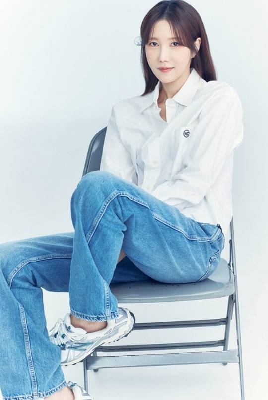 이혼 해결사 ‘김사라’ 역을 연기한 이지아. 사진 ㅣBH 엔터테인먼트