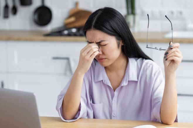 스트레스를 받을 때 여러 가지 방법을 시도해 마음을 진정시켜 볼 수 있다. [사진=게티이미지뱅크]