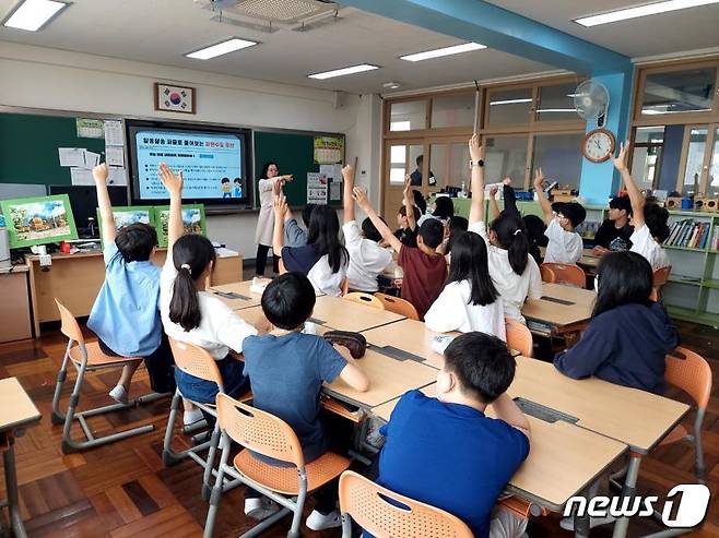 찾아가는 피란학교 수업 현장(부산시청 제공)