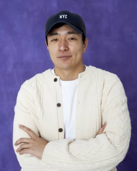 이병헌 감독이 <더팩트>와 만나 넷플릭스 시리즈 '닭강정' 관련 인터뷰를 진행했다. /넷플릭스