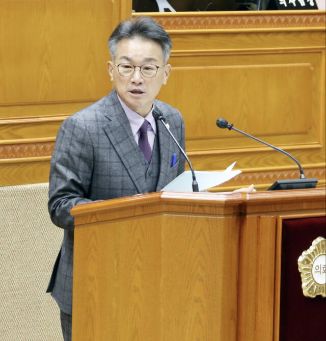 김주석 의원이 시의회 임시회 5분 자유발언을 하고 있다. 안양시의회 제공