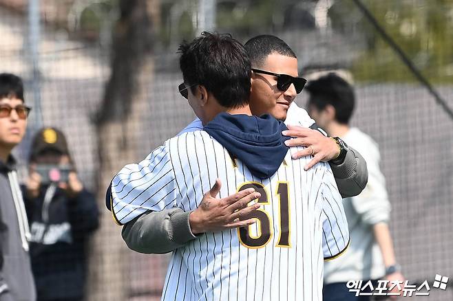 지난 3월 16일 용산 어린이정원에서 진행된 샌디에이고 파드리스의 유소년 야구 클리닉에 참석한 박찬호. 사진 엑스포츠뉴스 DB