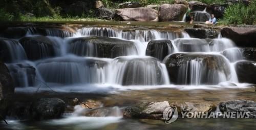 경남 거창군 가조면 항노화힐링랜드 내 계곡에 물이 흐르고 있다. [거창군 제공. 재판매 및 DB 금지]