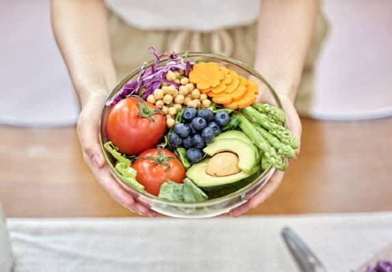 지중해 식단이 과민성장증후군(IBS) 치료에 도움이 된다는 연구 결과가 나왔다./사진=게티이미지뱅크