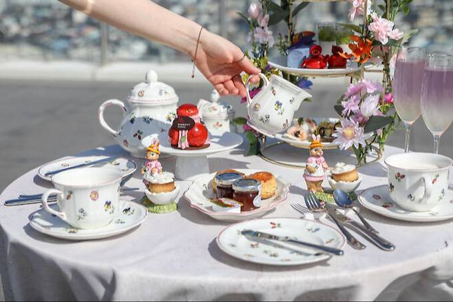 애프터눈 티 쁘띠플로어 라인. 대구 메리어트 호텔 제공