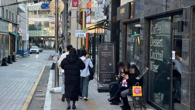 옛 성매매 집결지가 위치했던 곳에 디저트 카페 등 다양한 가게가 들어와 활성화되고 있다. 오종민기자