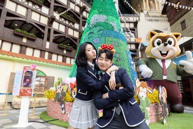 한 기업체가 통째 빌려버린 롯데월드.