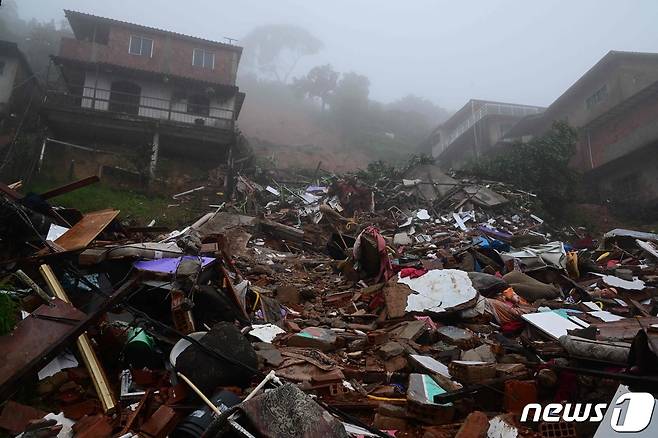 23일(현지시간) 브라질 페트로폴리스에서 폭우로 주택 등이 무너졌다. 2024.03.24 ⓒ AFP=뉴스1 ⓒ News1 조소영 기자