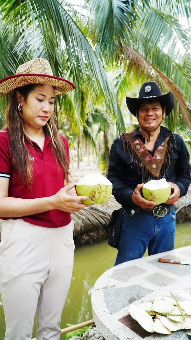 코코 카우보이를 함께 운영하는 사이좋은 부녀 (사진. 김관수)
