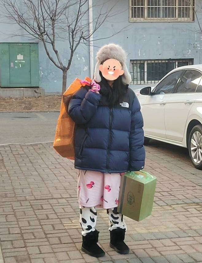 중국 소셜미디어 ‘샤오홍슈’에 올라온 젊은 층의 출근복 사진. 샤오홍슈 캡쳐