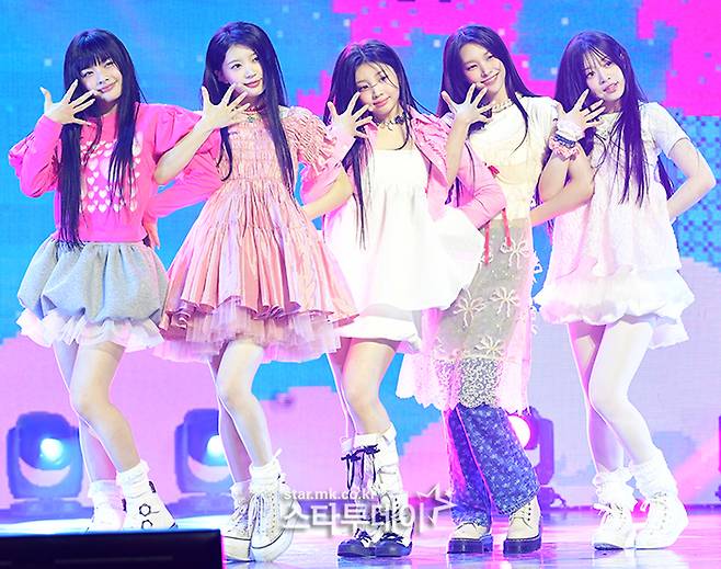 아일릿. 사진l강영국 기자