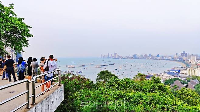 전망대에서 바라본 파타야 해변 (사진. 김관수)