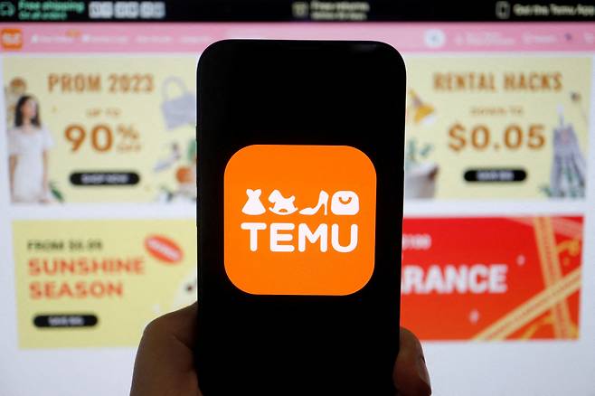 ‘초저가’를 앞세운 중국 전자상거래 업체 테무 모바일 앱. / 로이터