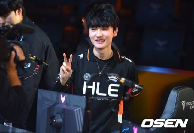 한화생명이 오는 30일 오후 3시 서울 종로구 롤파크 LCK아레나에서 플레이오프 2라운드 티켓을 두고 물러설 수 없는 싸움에 나선다. 사진은 한화생명의 정글러 '피넛' 한황호. /사진=OSEN