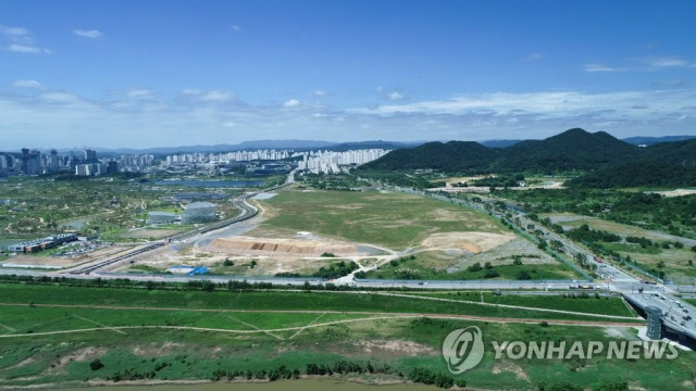 세종시 전월산과 국립세종수목원 사이에 있는 국회 세종의사당 부지 전경. 연합뉴스