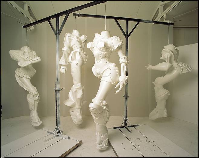 이불, 사이보그 W1-W4, 1998, 실리콘 캐스팅, 폴리우레탄, 페인트. 아트선재센터 소장. /ⓒ이불, 사진: 윤형문, 이불 작가 제공.