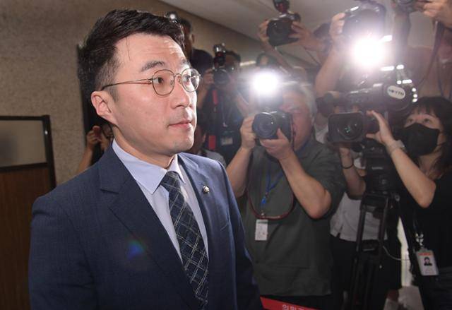 김남국 더불어민주연합 의원이 지난해 8월 17일 국회 윤리특위 윤리심사자문위원회에 출석하고 있다. 고영권 기자