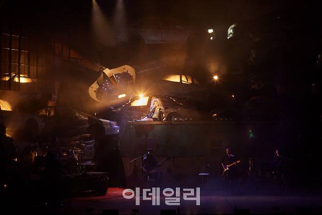 지난 22일부터 서울 샤롯데씨어터에서 공연 중인 뮤지컬 ‘헤드윅’의 한 장면. (사진=쇼노트)